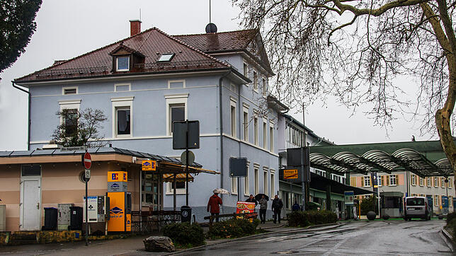 Stadelhofer Zoll: Blick auf den als Hauptzollamt bekannten Grenzübergang an der Kreuzlinger Straße. Ganz in der Nähe verlief im 19. ...