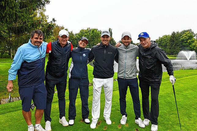 Das „Flight“ um Schauspieler Daniel Buder (Zweiter von rechts), Martin Kaymer steht in der Mitte.