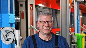 Hans-Jürgen Richter hat einen Beruf, der zum Hobby passt: Der Modelleisenbahn-Sammler arbeitet im DB-Werk in Friedrichshafen.