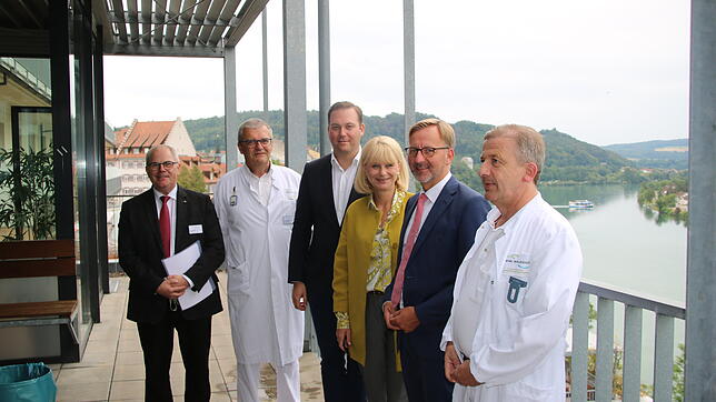 Sie diskutierten im Klinikum Hochrhein in Waldshut mit der gesundheitspolitischen Sprecherin der CDU-Bundestagsfraktion, Karin Maag, ...