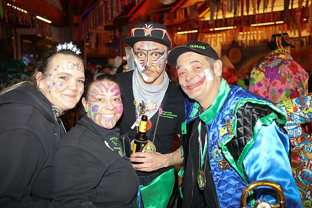 Bild 23: Konstanzer Straßenfasnacht 2025: Die Stimmung ist auch am Fasnachtsfreitag super