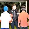 In ihrem Element: Lina Brugger beim Training mit den D-Junioren der SG Dinkelberg. Die 19-Jährige aus Eichsel ist auch selber aktiv. Mit ...