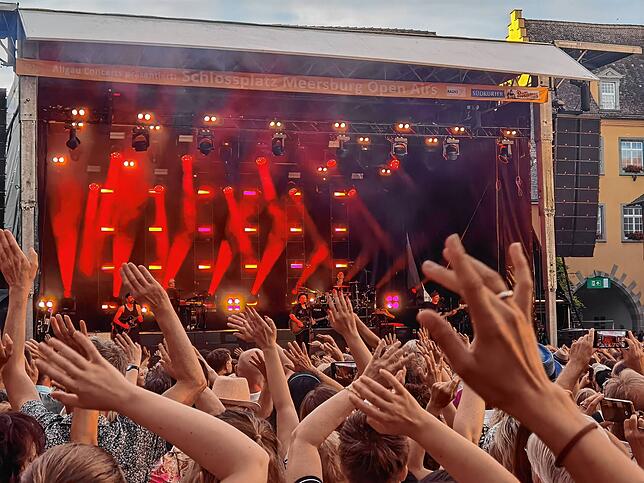 Bild 5: Johannes Oerding tritt in Meersburg auf: 4.000 Fans feiern begeistert