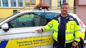Bernd Metzger ist Leiter der Tierrettung. Er und sein Team helfen Tieren in Not – wie beispielsweise einer Entenfamilie auf der Autobahn.