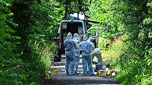 Bild : Frau und Kleinkind tot gefunden - 16-Jähriger festgenommen