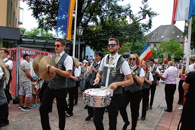 Bild 26: Waldshuter Chilbi 2025: So viel Freude macht der Festumzug in der Kaiserstraße - die schönsten Bilder