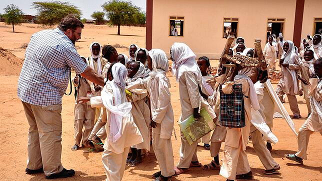 Menschen in Afrika zu helfen, war für Pater Frido Pflüger SJ stets eine Herzensangelegenheit.