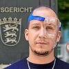 Robin Schellinger steht vor dem Konstanzer Amtsgericht. Mit dem Urteil, das das Amtsgericht nach dem Säure-Angriff fällte, ist er nicht ...