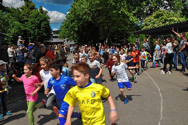Bild 22: Bilder vom Sponsorenlauf der Grundschule Leimbach