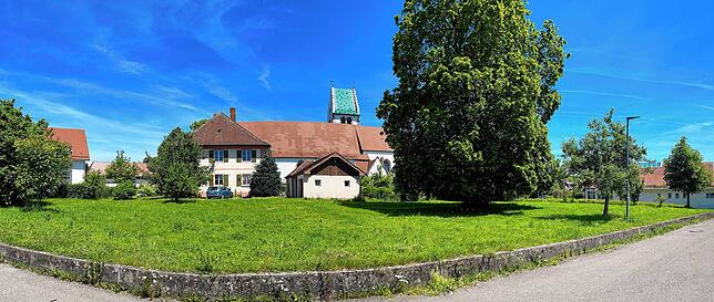 Dieser Standort bei der Owinger Kirche St. Peter und Paul wäre ebenfalls für das Hospiz geeignet. Doch es steht noch ein Beschluss des ...