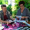 Andrea Sprenger (links) und Brigitte Meßmer haben den Kulturcampus organisiert.