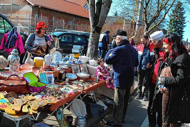 Bild 3: Bilder vom Krämermarkt in Neufrach am Rosenmontag