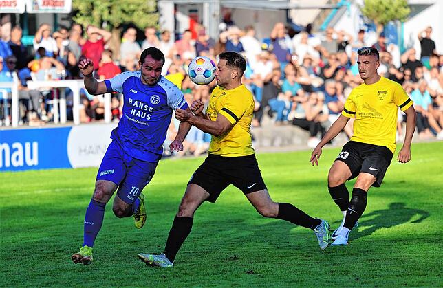 Bild 8: Die besten Bilder der Landesliga-Partie zwischen dem FC Radolfzell und dem FC Öhningen-Gaienhofen