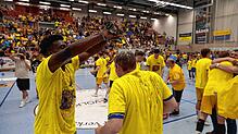 Bild : HSG Konstanz feiert den Aufstieg in die 2. Handball-Bundesliga. Bilder vom Spiel gegen Hildesheim