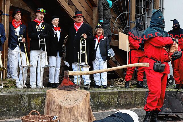 Bild 9: Das Narrengericht in Tiengen kennt keine Gnade! Das sind die Bilder