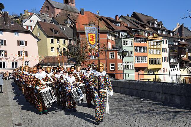 Bild 18: Narrolauf in Laufenburg 2025: Diese Bilder zeigen den farbenprächtigsten Umzug des Jahres!