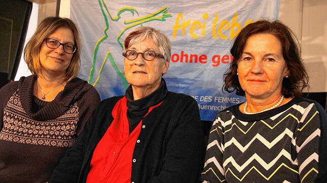 Annette Oepen von der Schwangeren- und Familienberatung der Diakonie, Eva Wernert von Terre des Femmes sowie Anita Maurer von der von ...