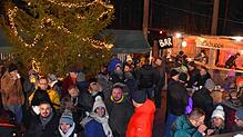 Eine tolle vorweihnachtliche Stimmung und das gemeinsame Miteinander prägten die erste Stollenweihnacht in Schabenhausen. Bild: Gerd Jerger