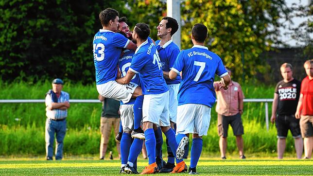 Gleich fünfmal durften die Spieler des FC Bräunlingen gegen DJK Donaueschingen II jubeln: Der heiße Aufstiegskandidat gewann mit 5:0. ...