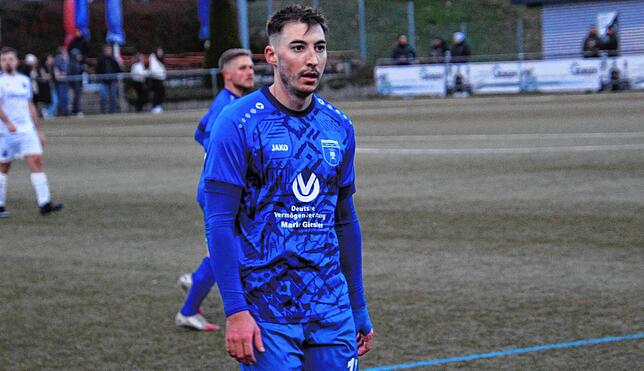 Maximilian Bell vom FC Möhringen (hier zu sehen) und Mario Bucelli haben nicht nur gleich viele Stimmen bekommen. Mit jeweils 16 Toren ...