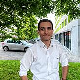 Omar El Manfalouty (30) ist Pilot bei der NGO Humanitarian Pilots Initiative aus Zürich, die sich für die zivile Seenotrettung im ...