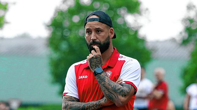 Silvio Battaglia feierte mit dem FC Rot-Weiß Salem einen Zittersieg im Pokal.