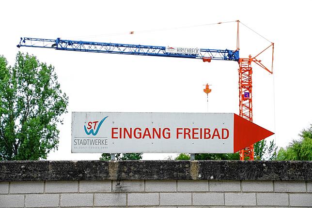 Bild 2: Wie steht es eigentlich um das Waldshuter Freibad? Wir nehmen Sie mit auf die Baustelle