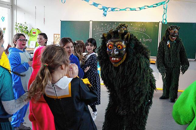 Bild 4: Schülerbefreiung & Rathaussturm in Stetten: Fasnacht-Spektakel in eindrucksvollen Bildern!