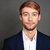 Johannes Hillje ist Politik- und Kommunikationsberater und schrieb mehrere Bücher über Populismus und Kommunikationsstrategien.