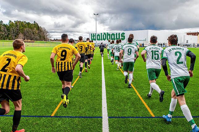 Bild 16: SV Nöggenschwiel gewinnt Derby beim SV Waldhaus mit 2:1 &ndash; und wir haben Bilder!