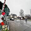 Die Bahnlinie in Fischbach trennt den Ortsteil. Viele Kinder müssen einen Umweg über den Bahnübergang nehmen, um zur Schule zu kommen.
