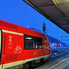 Eine Regionalbahn steht im Bahnhof Waldshut. (Archivbild) Ein Mann (53) hat in so einem Zug eine Zugbegleiterin bei der ...