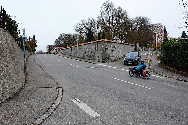 Bis 2023 gab es noch keinen Lärmaktionsplan in Meersburg und in der Mesmerstraße war durchgängig Tempo 50 erlaubt. Nun gilt in der ...