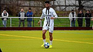Tevfik Ceylan, Spielertrainer des SV Aasen, schoss gegen den FC Überlingen das Tor zum 5:0-Endstand.