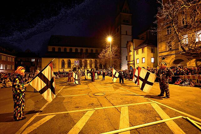 Bild 11: Fasnacht 2025 in Konstanz: So erlebt der Stephansplatz das flammende Spektakel
