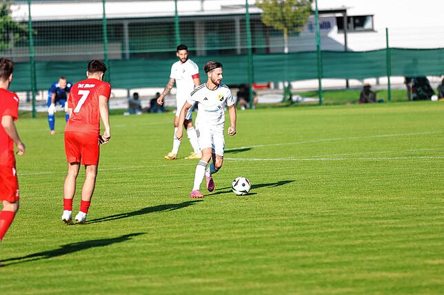 Bild 11: SV 08 Laufenburg besiegt den TuS Binzen mit 7:2 und zieht in die zweite Runde ein – wir haben Fotos!