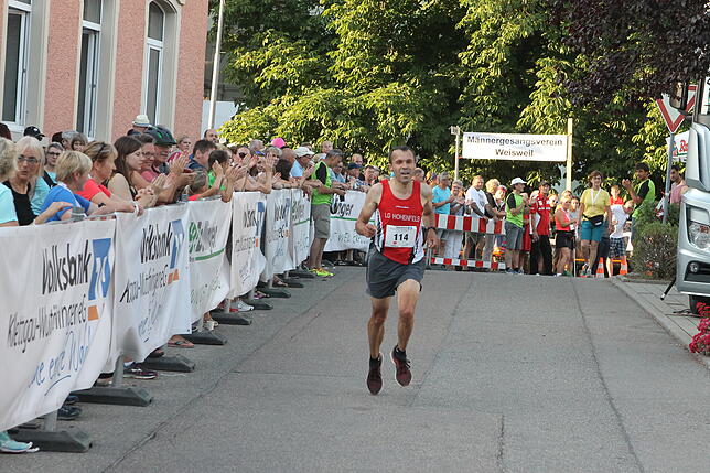 Bild 12: Hardy Flum gewinnt den 9. Klettgaulauf des TV Erzingen &ndash; und wir haben die Bilder!