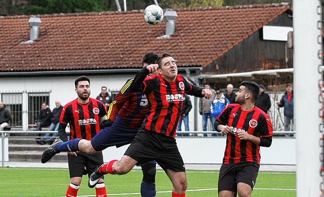 Bild 20: FC 08 Bad Säckingen ist enttäuscht nach dem 2:2 gegen den SC Lauchringen &ndash; wir haben die Bilder!
