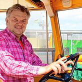 Damit alles rechtzeitig fertig ist, hat der Inhaber des Campingplatzes, Herbert Alber, selbst kräftig angepackt.
