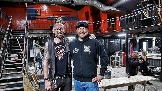 Urs Fischbach (links) und Tobias Deusch wollen mit einem neuen, modernen Konzept in der ehemaligen Kultdiskothek durchstarten und dabei ...
