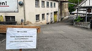 Schon seit Anfang des Monats wird kein Altpapier mehr angenommen. In einigen Tagen wird der betrieb der Papierfabrik Lenz eingestellt.