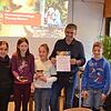 Am Ende des Tages überreichte Umweltingenieur Albrecht Trenz den Schülern der Gemeinschaftsschule Hotzenwald (hier Schüler der 5. ...