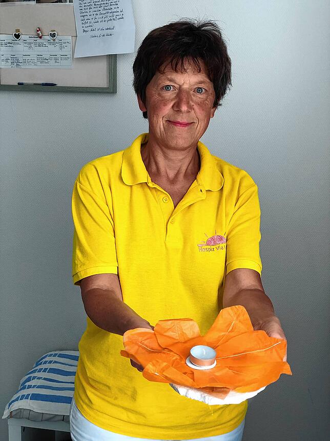 Erinnerung ist wichtig, keiner soll vergessen werden. Deshalb gibt es jedes Jahr einen Lichterblütengottesdienst, bei dem die ...