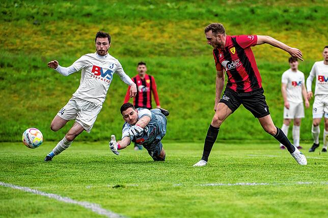 Bild 11: FSV Rheinfelden gewinnt beim FC Erzingen mit 6:1 &ndash; und wir haben Bilder!