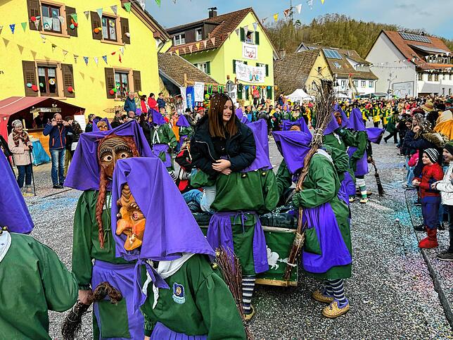 Bild 32: Spaß beim VHN-Narrentreffen: Bilder vom Umzug (1)