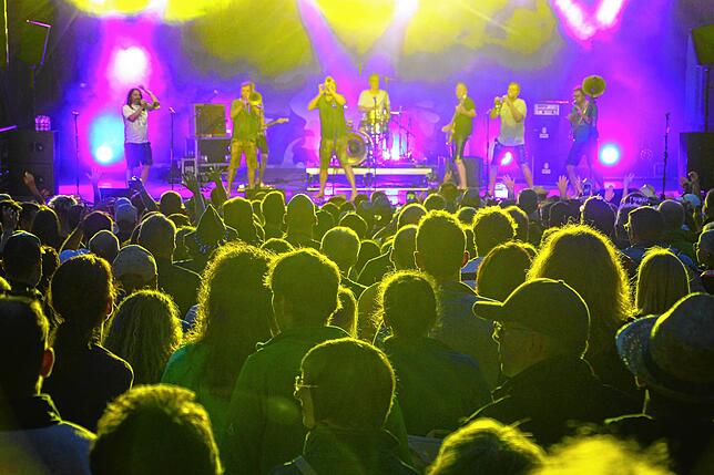 Bild 6: LaBrassBanda begeistern beim Markdorf Open Air – hier gibt‘s alle Bilder! (Teil 3)