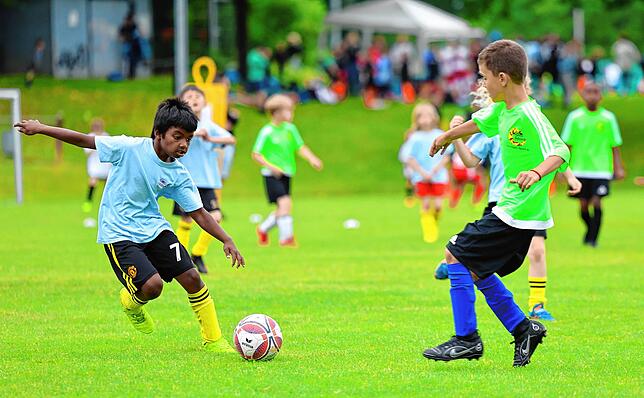 Bild 29: Beim großen Fußballturnier der Radolfzeller Grundschüler zeigen die Nachwuchskicker ihr Talent