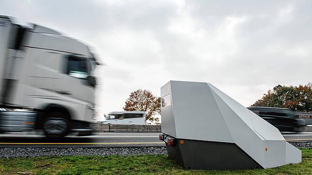 Unbekannte haben in Klettgau einen „Enforcement-Trailer“, eine mobile Anlage zur Geschwindigkeitsmessung beschmiert. (Symbolbild)