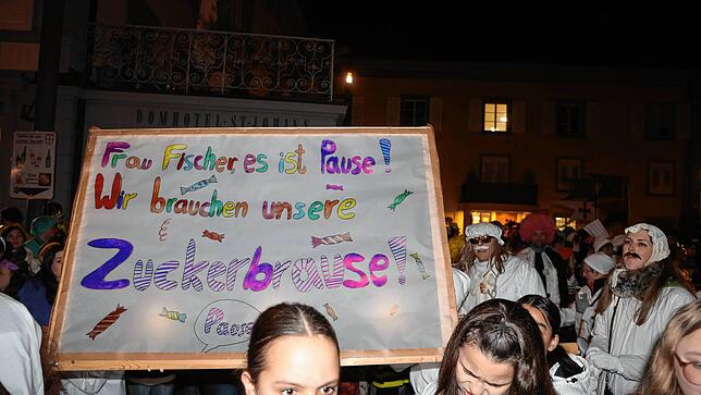 Bild 12: Schmotziger Dunschtig: Ho Narro! Im Schlafgewand geht&lsquo;s durch die Altstadt