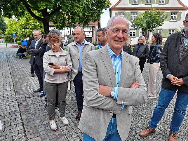 Auch Meßmers Amtsvorgänger Karl-Heinz Beck ließ es sich nicht nehmen, seinem Nachfolger persönlich zu gratulieren. Beck hatte bis 2017 ...